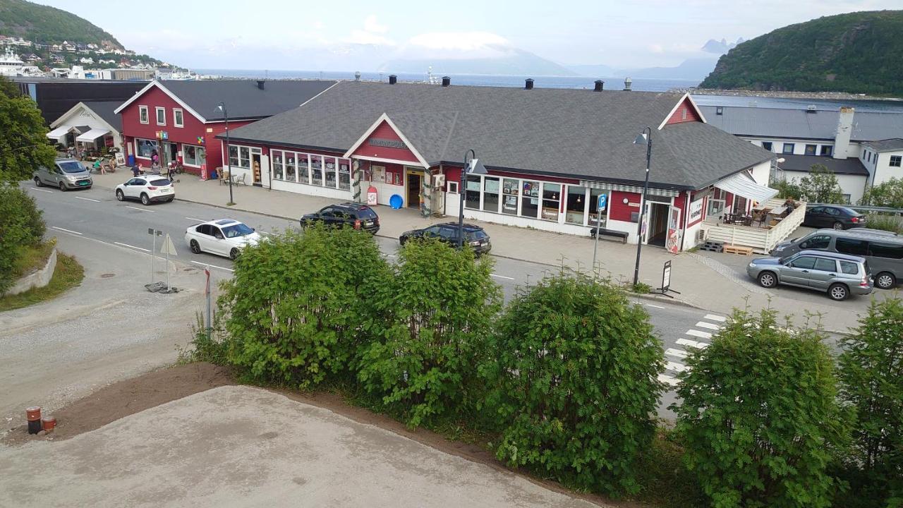 Pa Hjornet Gjestehus Skjervoy Buitenkant foto