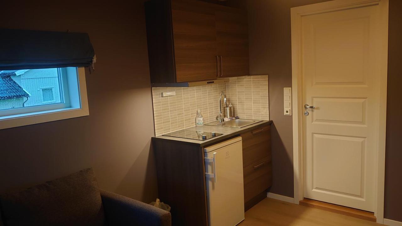 Pa Hjornet Gjestehus Skjervoy Buitenkant foto
